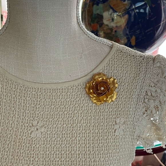 SANDOR Signed Gold Tone and Faux Pearl Estate Costume Brooch - Picture 11 of 11